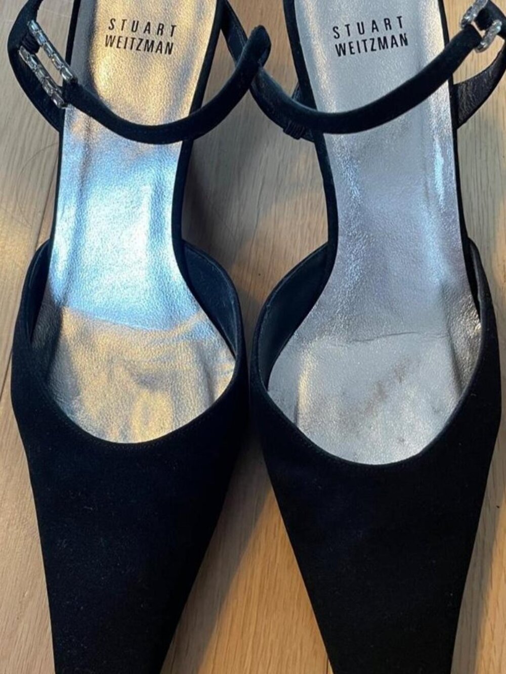 Stuart Weitzman black suede slingback heels #stuartweitzman #slingback